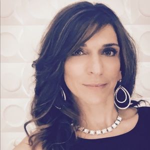 Meet your Posher, Gloria